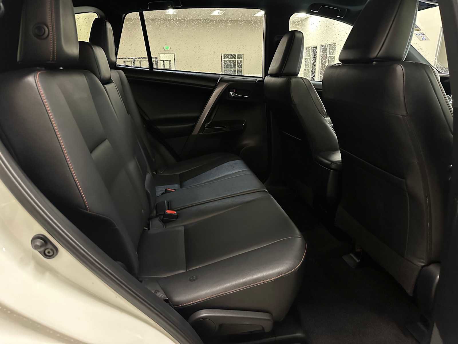 Used 2017 Toyota RAV4 SE w/ Advanced Technology Package image 28