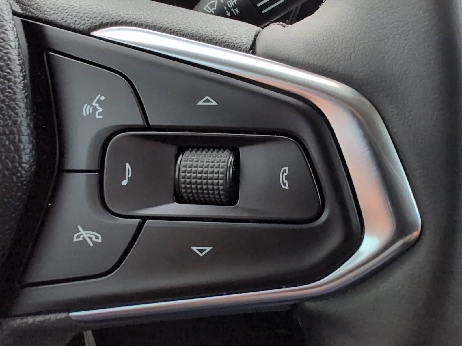 Used 2025 Chevrolet Trax ACTIV w/ Driver Confidence Package image 23