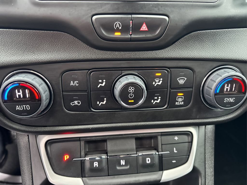 Used 2022 GMC Terrain SLE w/ Driver Convenience Package image 29