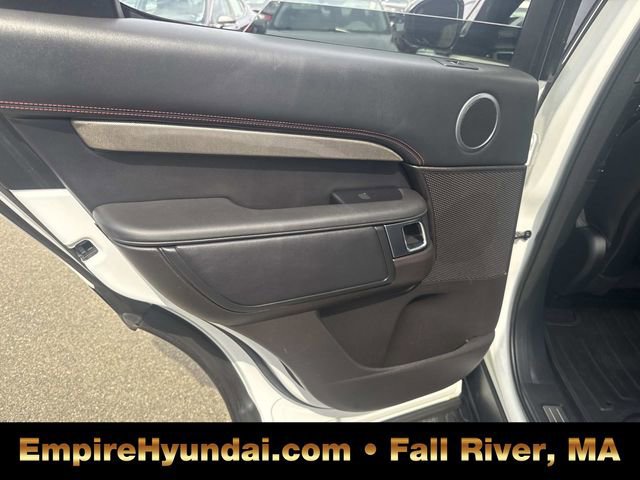 Used 2019 Land Rover Discovery HSE image 17