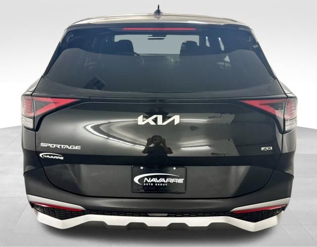 Used 2024 Kia Sportage LX image 8
