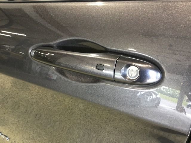 Used 2019 Jeep Cherokee Limited image 12