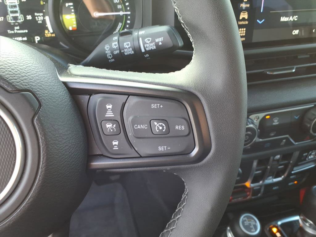 Used 2025 Jeep Wrangler Willys image 31