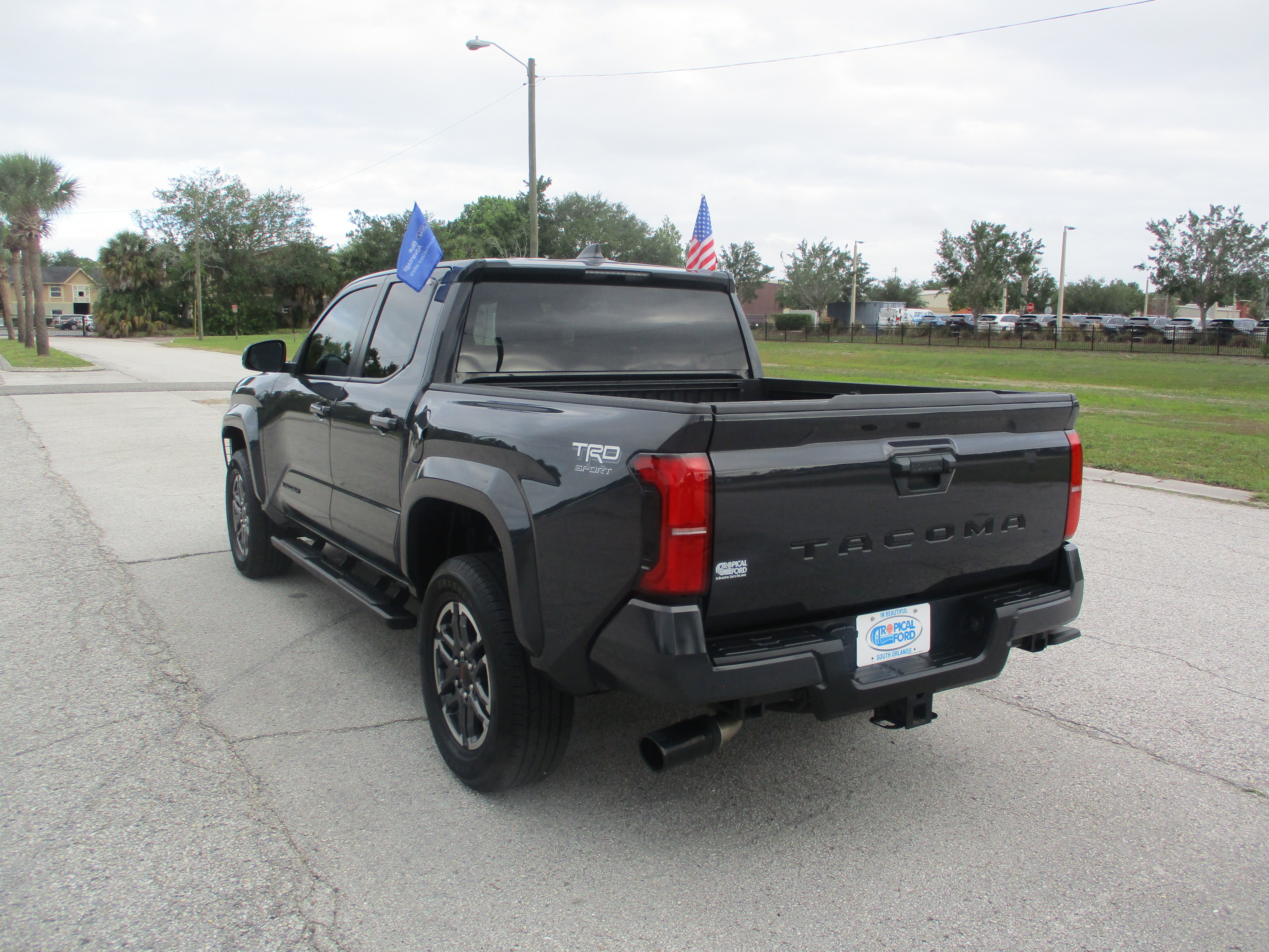 Used 2024 Toyota Tacoma TRD Sport RWD image 5