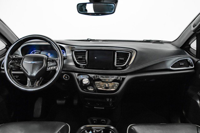 Used 2019 Chrysler Pacifica Limited w/ Advanced Safetytec Group image 12