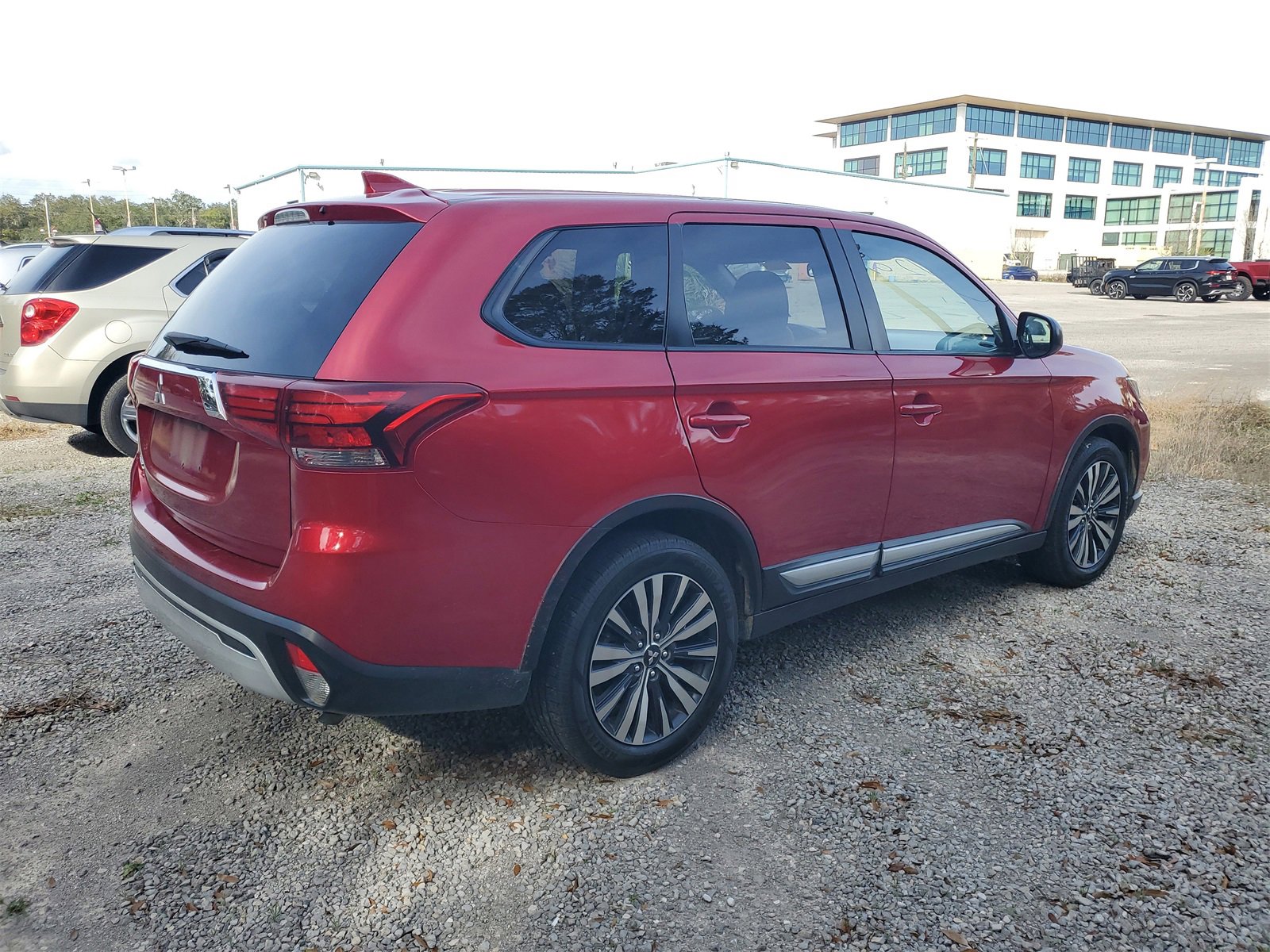 Used 2020 Mitsubishi Outlander ES image 4