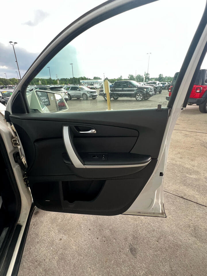 Used 2011 GMC Acadia SLE image 16