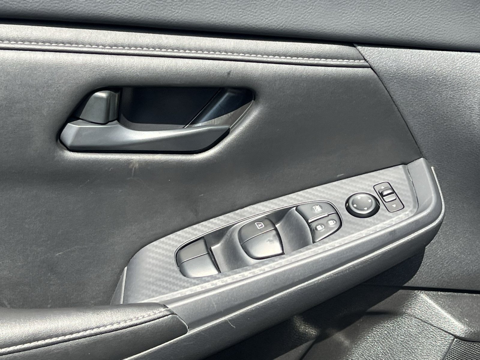 Used 2025 Nissan Sentra S FWD image 14