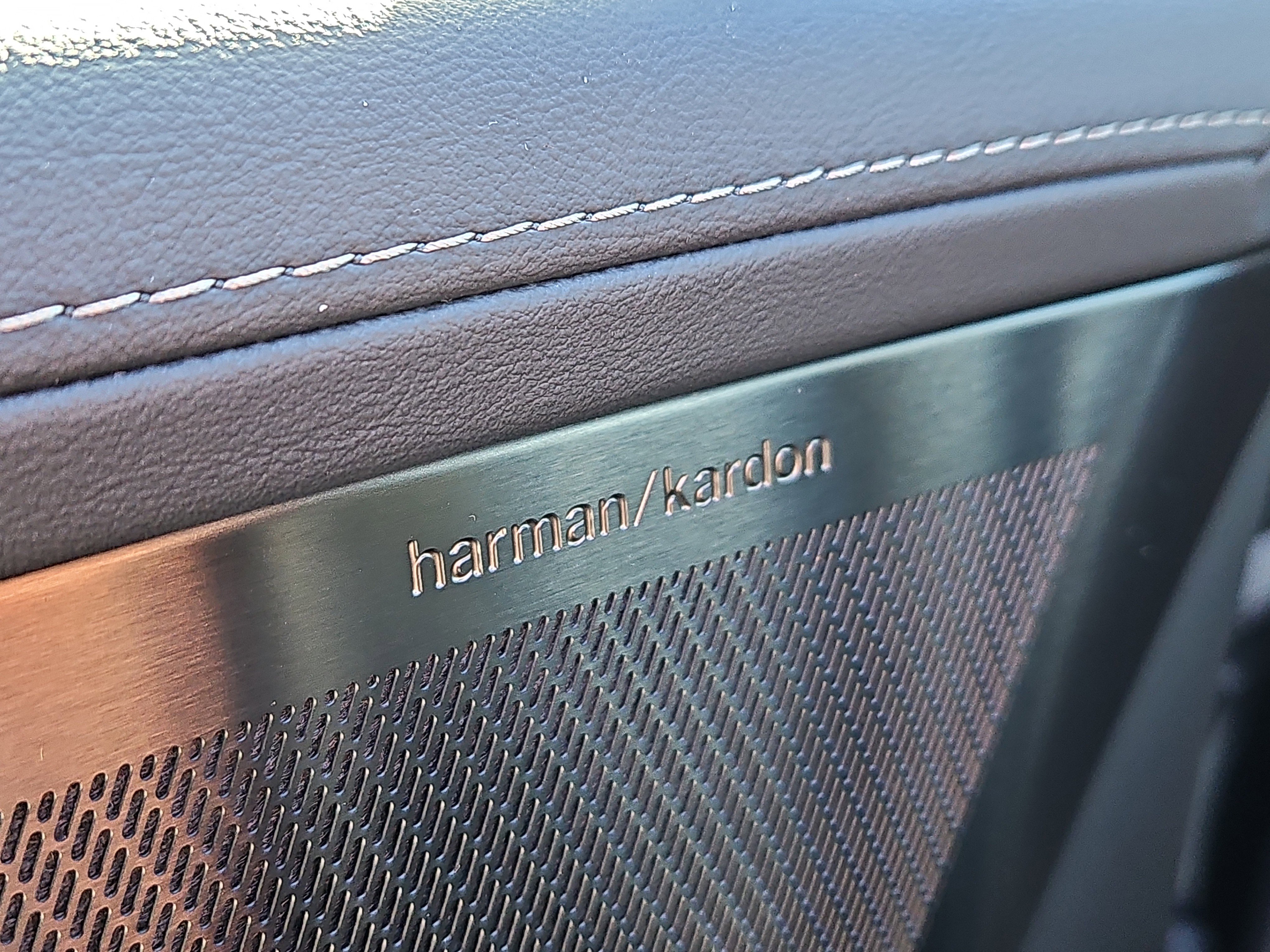 New 2026 Volvo XC90 B6 Plus w/ Protection Package Premier image 9