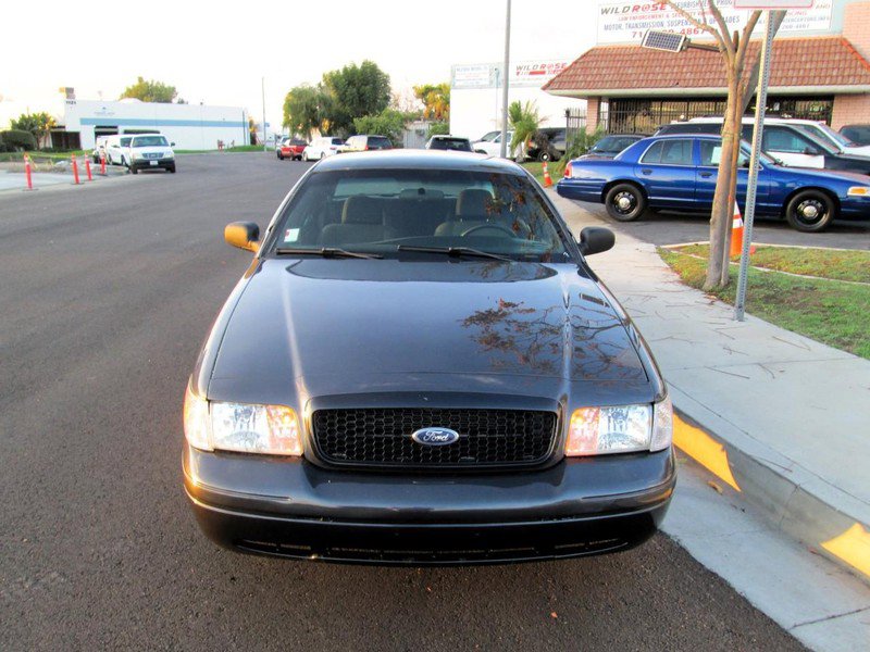 Used 2010 Ford Crown Victoria Police Interceptor image 2
