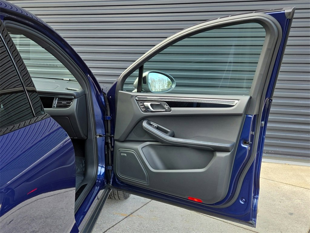 New 2026 Porsche Macan Turbo image 20