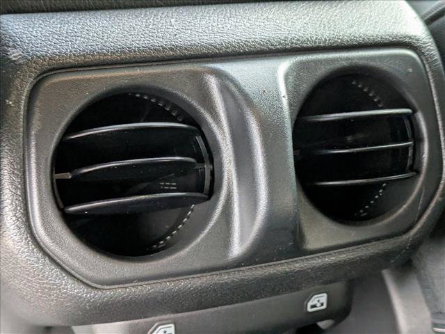 Used 2023 Jeep Wrangler Unlimited Sport image 16