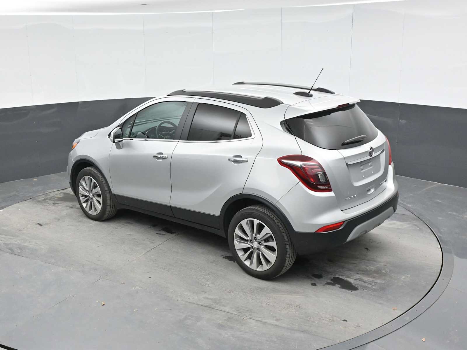 Used 2018 Buick Encore Preferred AWD/4WD image 12