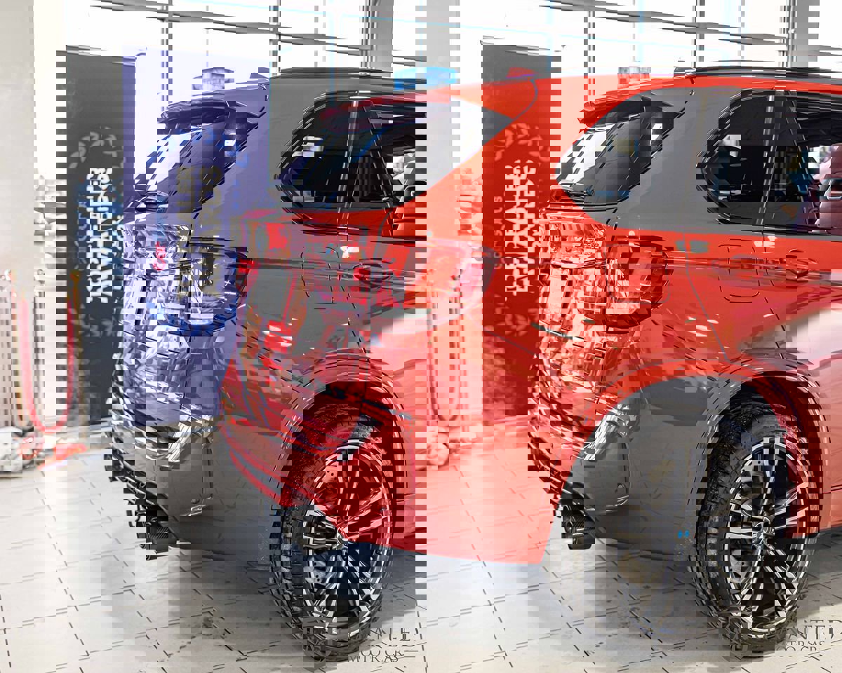 Used 2016 BMW X5 M image 12