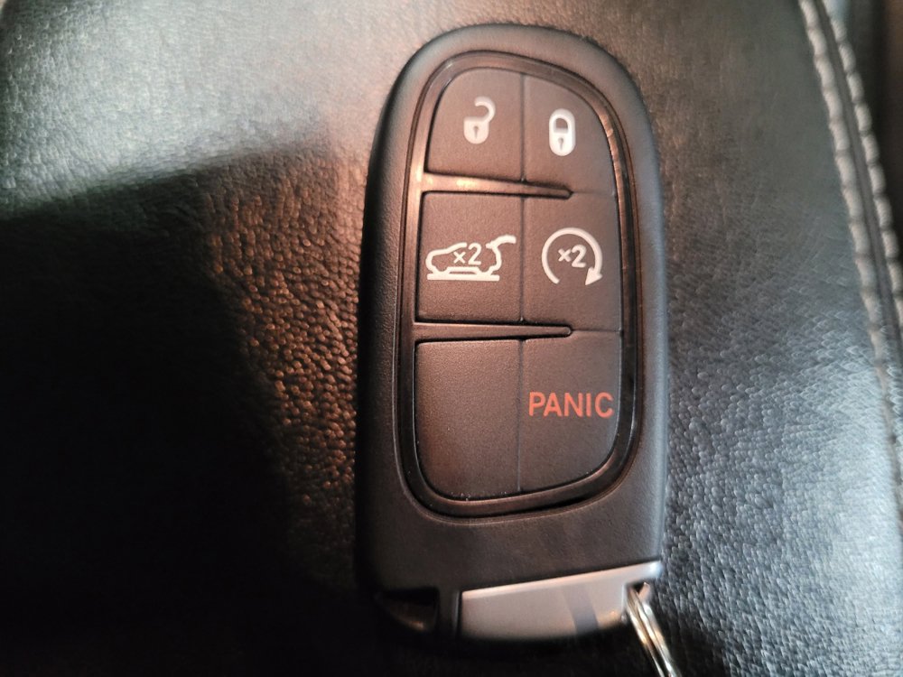 Used 2019 Jeep Cherokee Limited AWD/4WD image 32