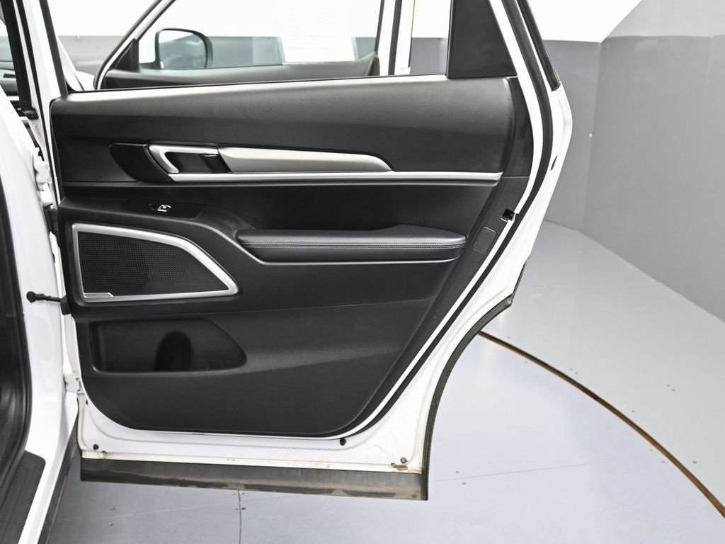 Used 2022 Kia Telluride LX image 41