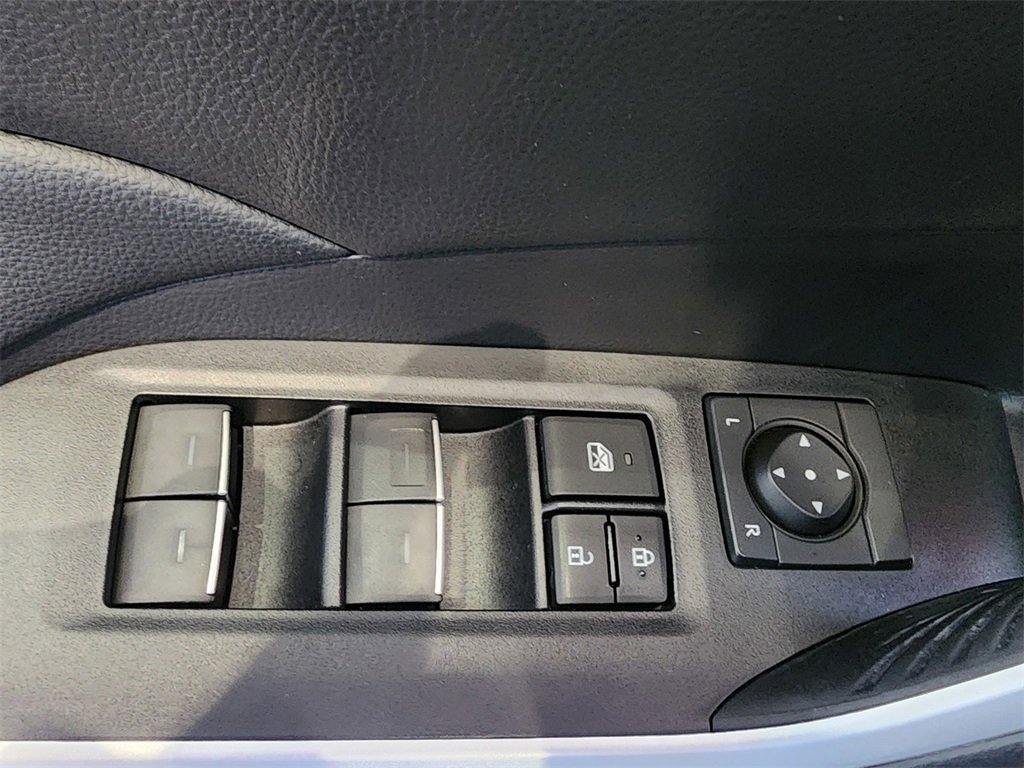 Used 2023 Toyota RAV4 XLE Premium image 15