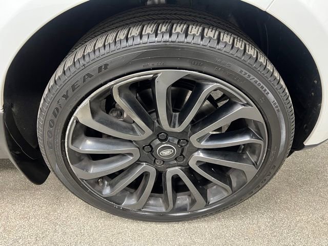 Used 2015 Land Rover Range Rover Supercharged AWD/4WD image 17
