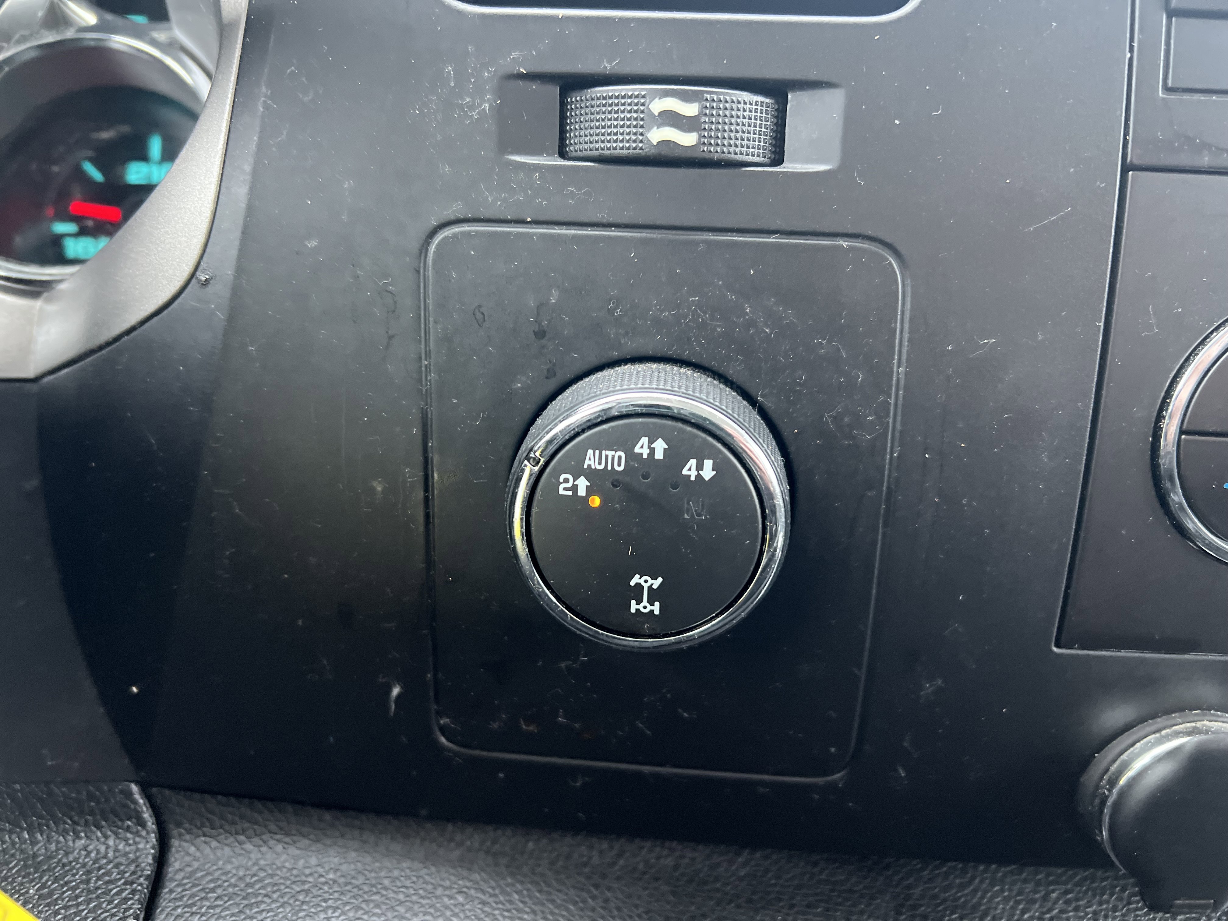 Used 2010 Chevrolet Silverado 1500 LT w/ Power Pack Plus image 22