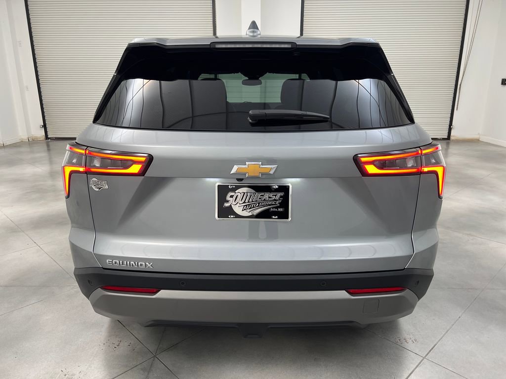 Used 2026 Chevrolet Equinox LT FWD image 6