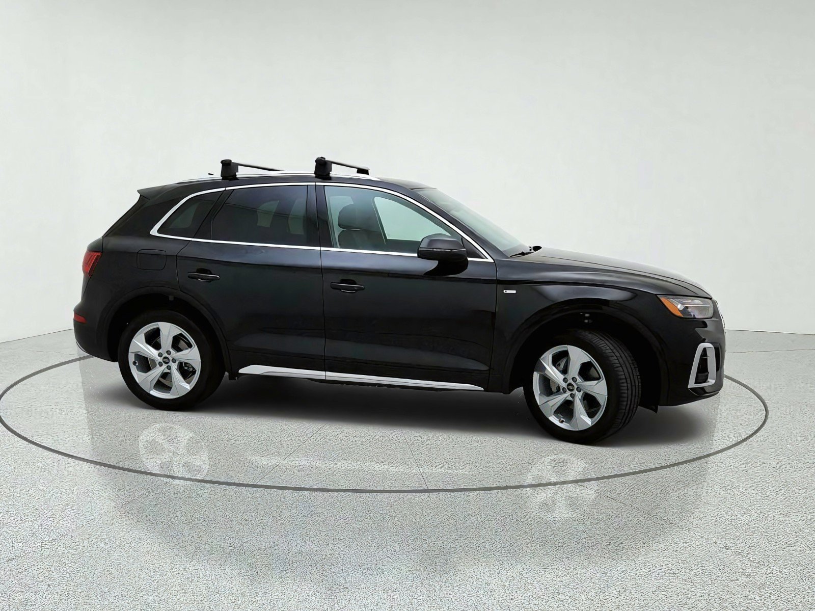 Used 2025 Audi Q5 2.0T Premium Plus w/ Premium Plus Package AWD/4WD image 6