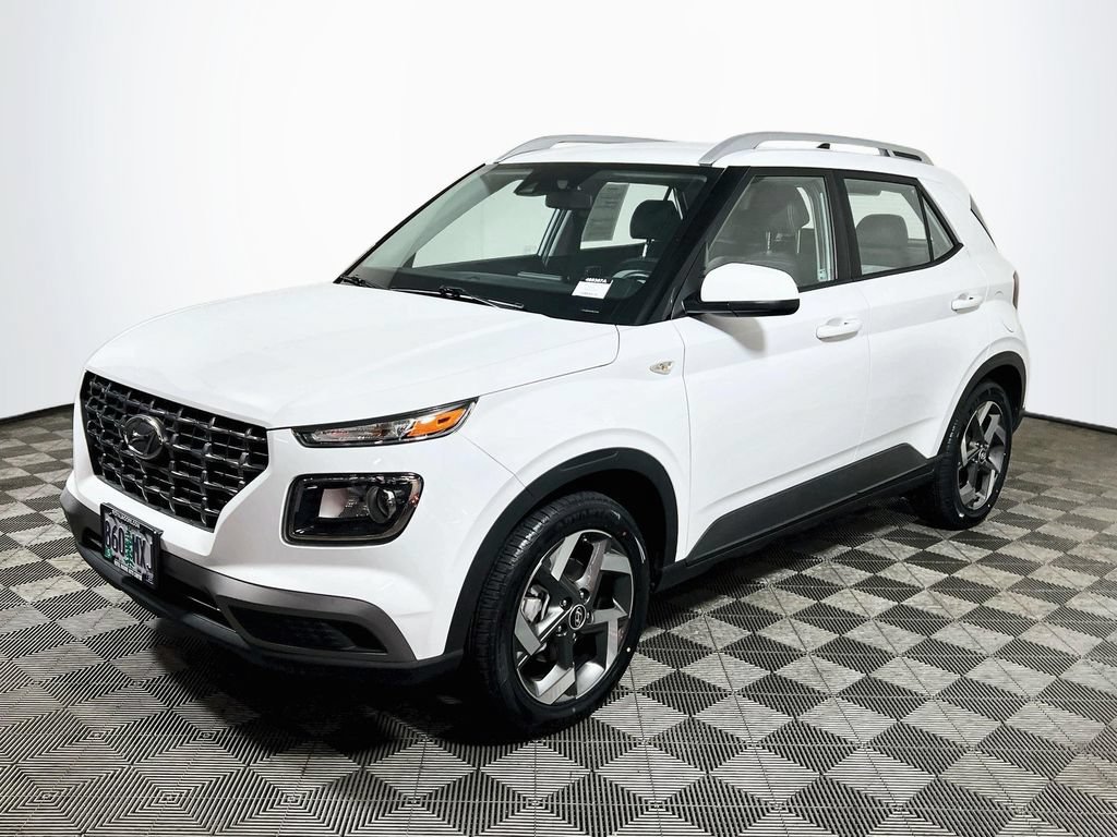 Used 2021 Hyundai Venue SEL w/ Cargo Package FWD image 3