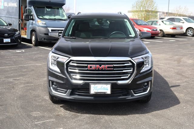 Used 2024 GMC Terrain SLT image 3
