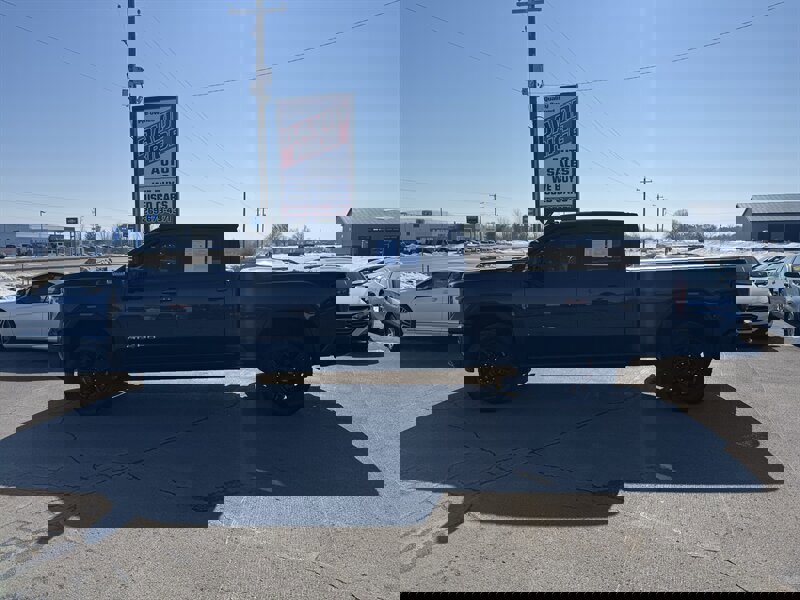 Used 2025 GMC Sierra 2500 AT4 w/ AT4 Premium Plus Package image 2