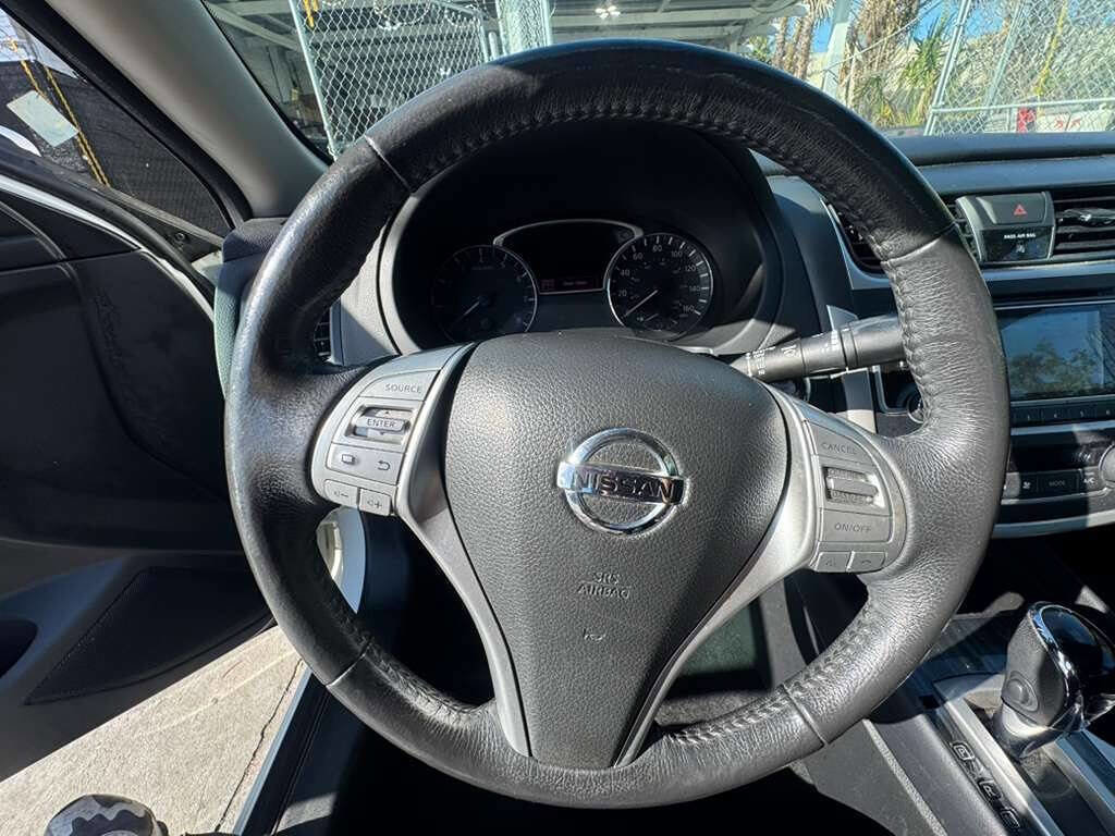 Used 2017 Nissan Altima 2.5 SL FWD image 15