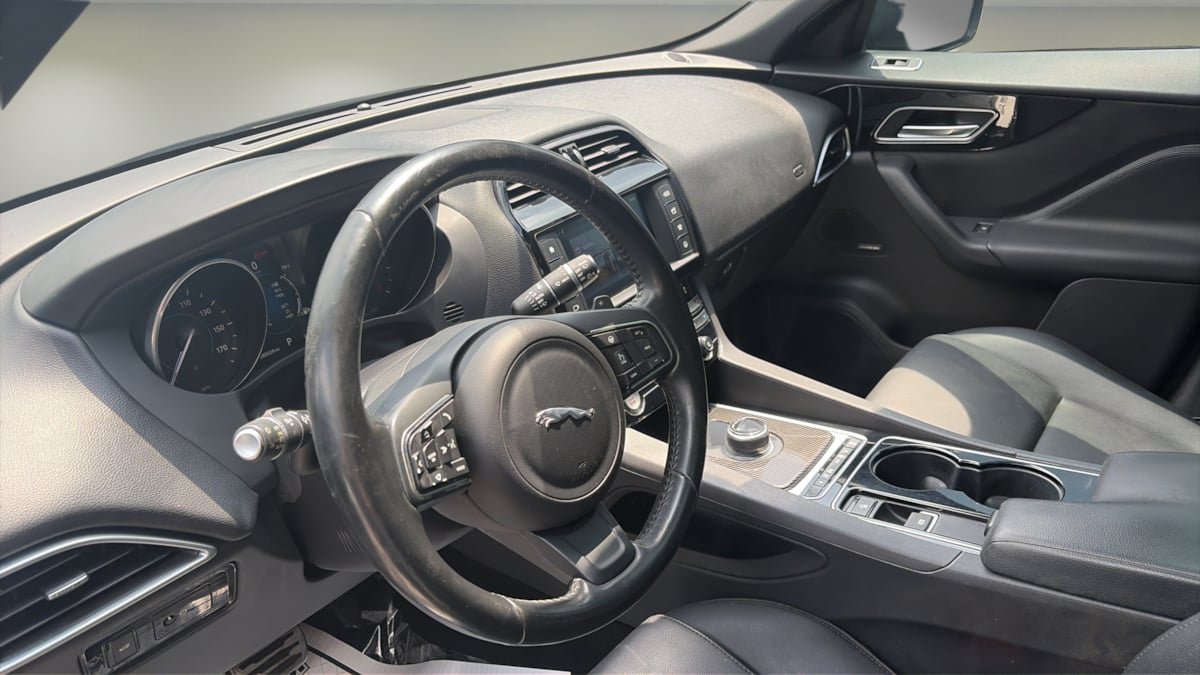 Used 2017 Jaguar F-PACE Premium AWD/4WD image 14