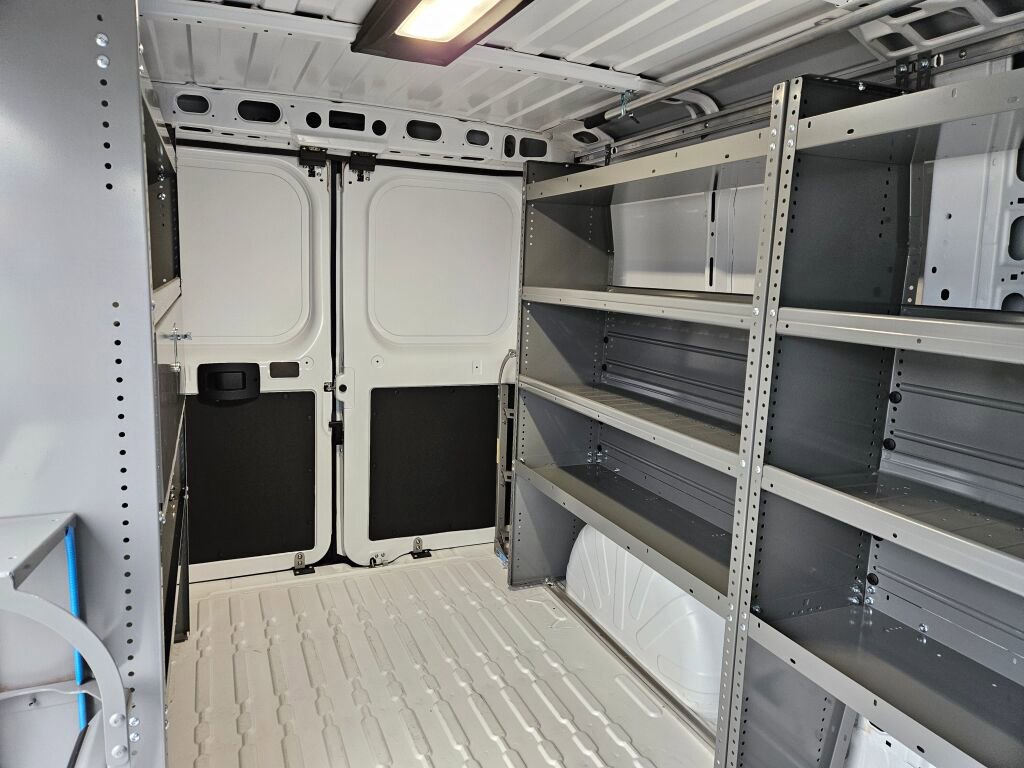 Used 2025 RAM ProMaster 2500 w/ Convenience Group FWD image 14