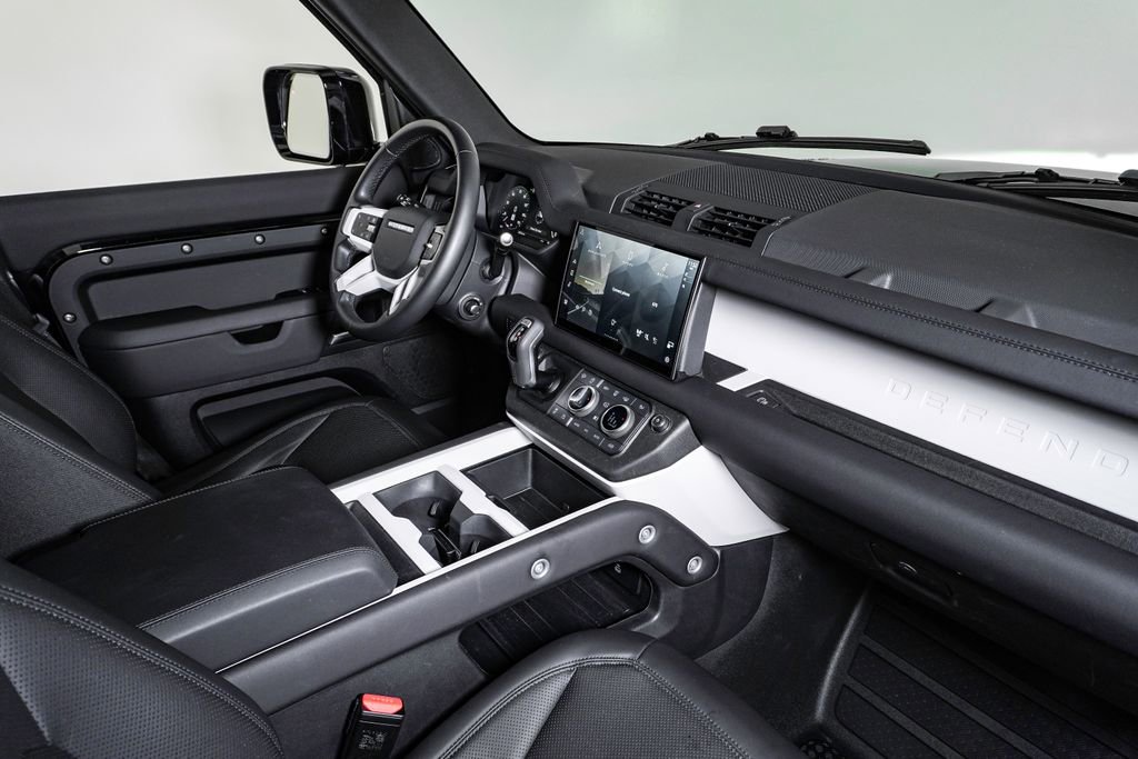 Used 2025 Land Rover Defender 110 S image 14