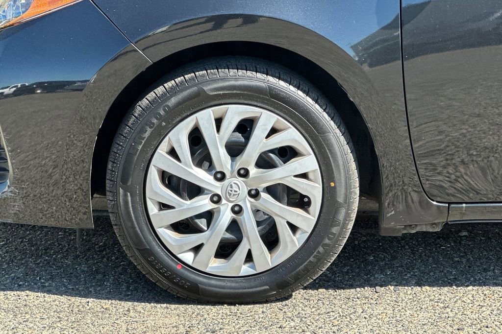 Used 2019 Toyota Corolla LE FWD image 23