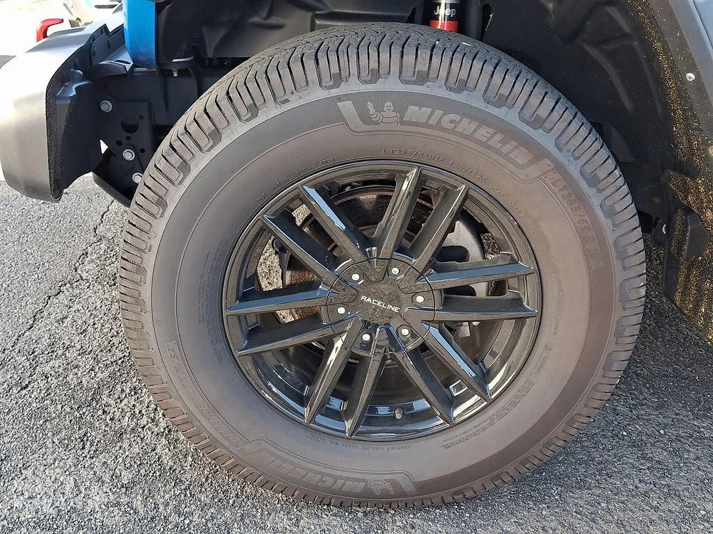 Used 2021 Jeep Gladiator Rubicon AWD/4WD image 7
