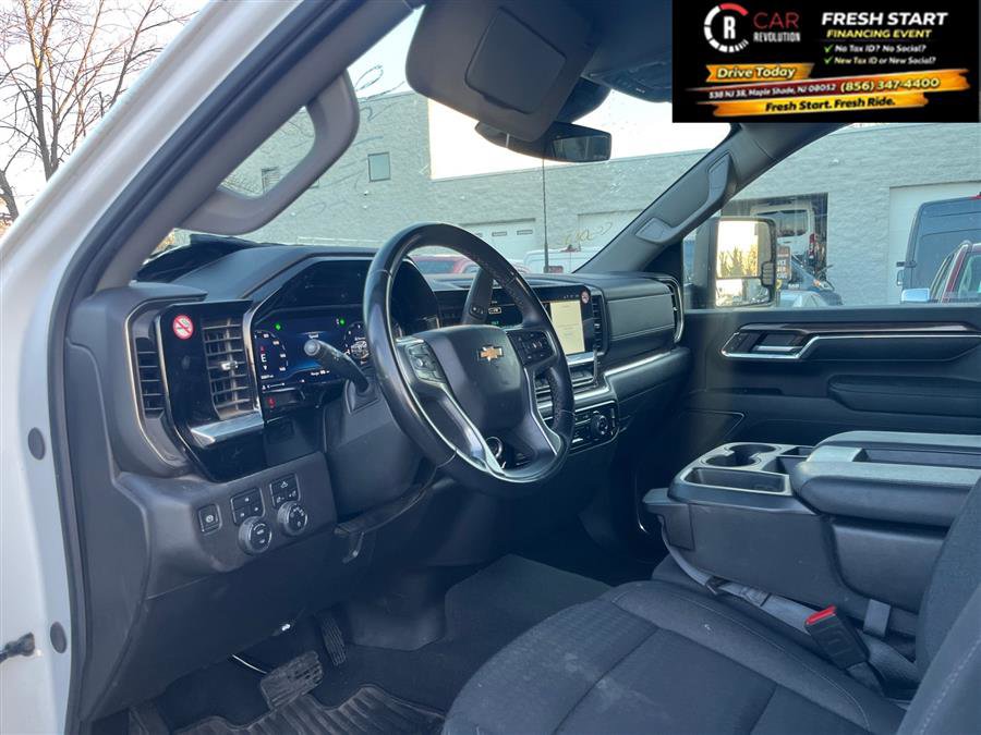 Used 2024 Chevrolet Silverado 2500 LT AWD/4WD image 9
