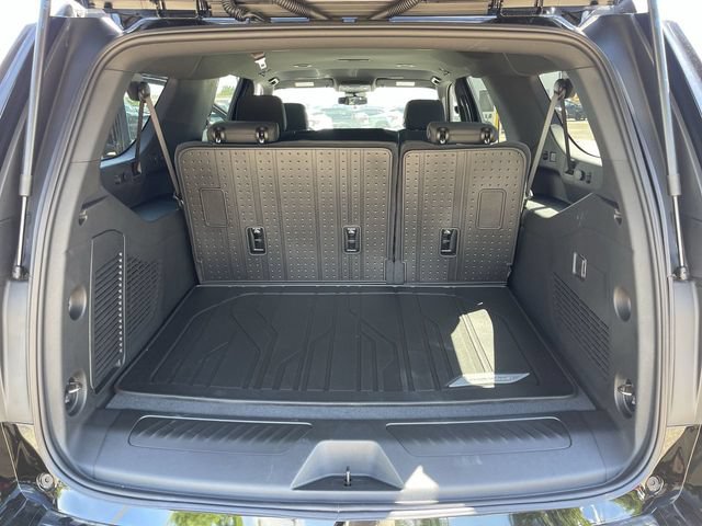 New 2026 Chevrolet Suburban LS w/ LPO, Dark Essentials Package AWD/4WD image 24