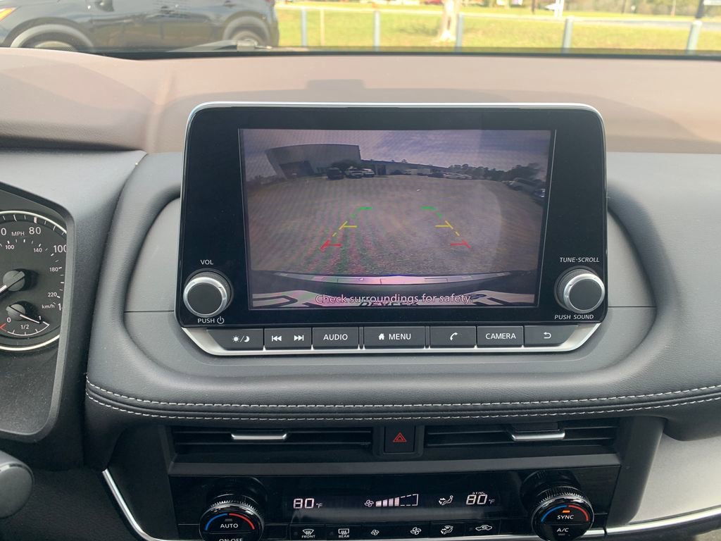 Used 2023 Nissan Rogue SV image 17