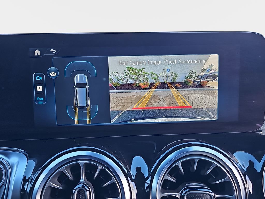 Used 2025 Mercedes-Benz GLB 250 4MATIC image 27