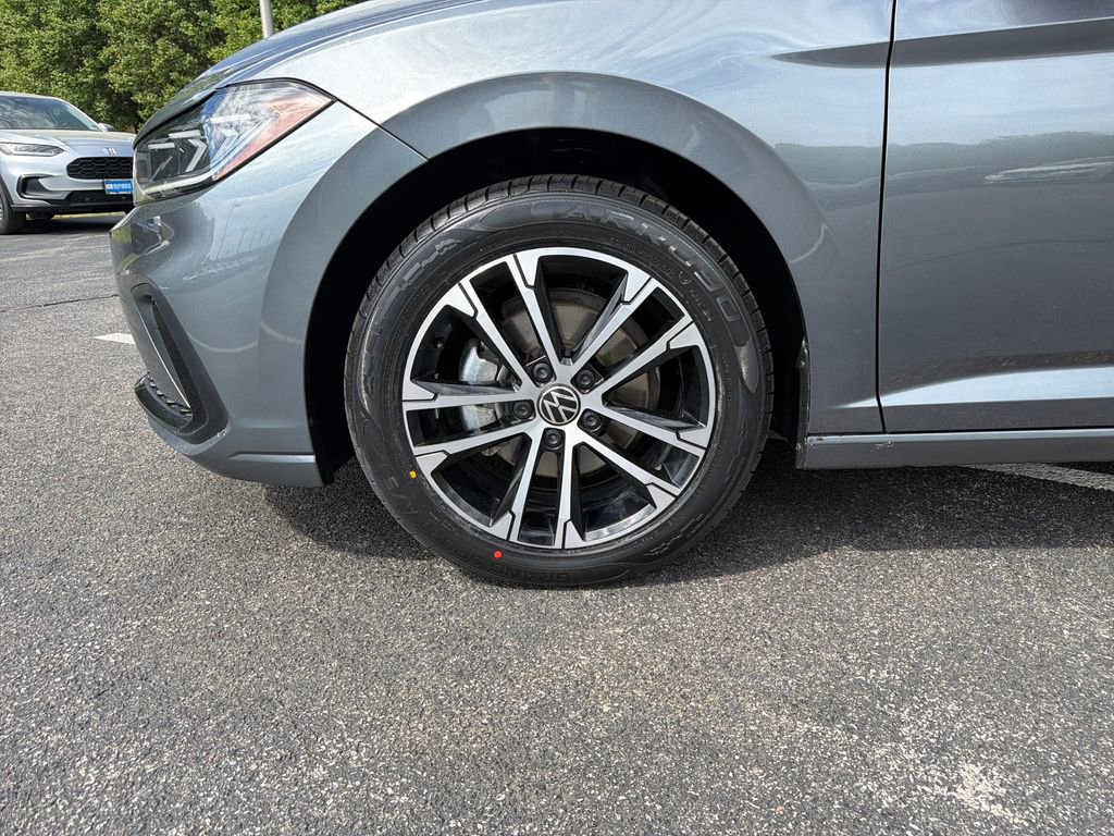 Used 2025 Volkswagen Jetta Sport FWD image 27