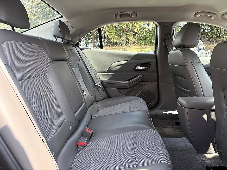 Used 2015 Chevrolet Malibu LT w/ Power Convenience Package FWD image 12