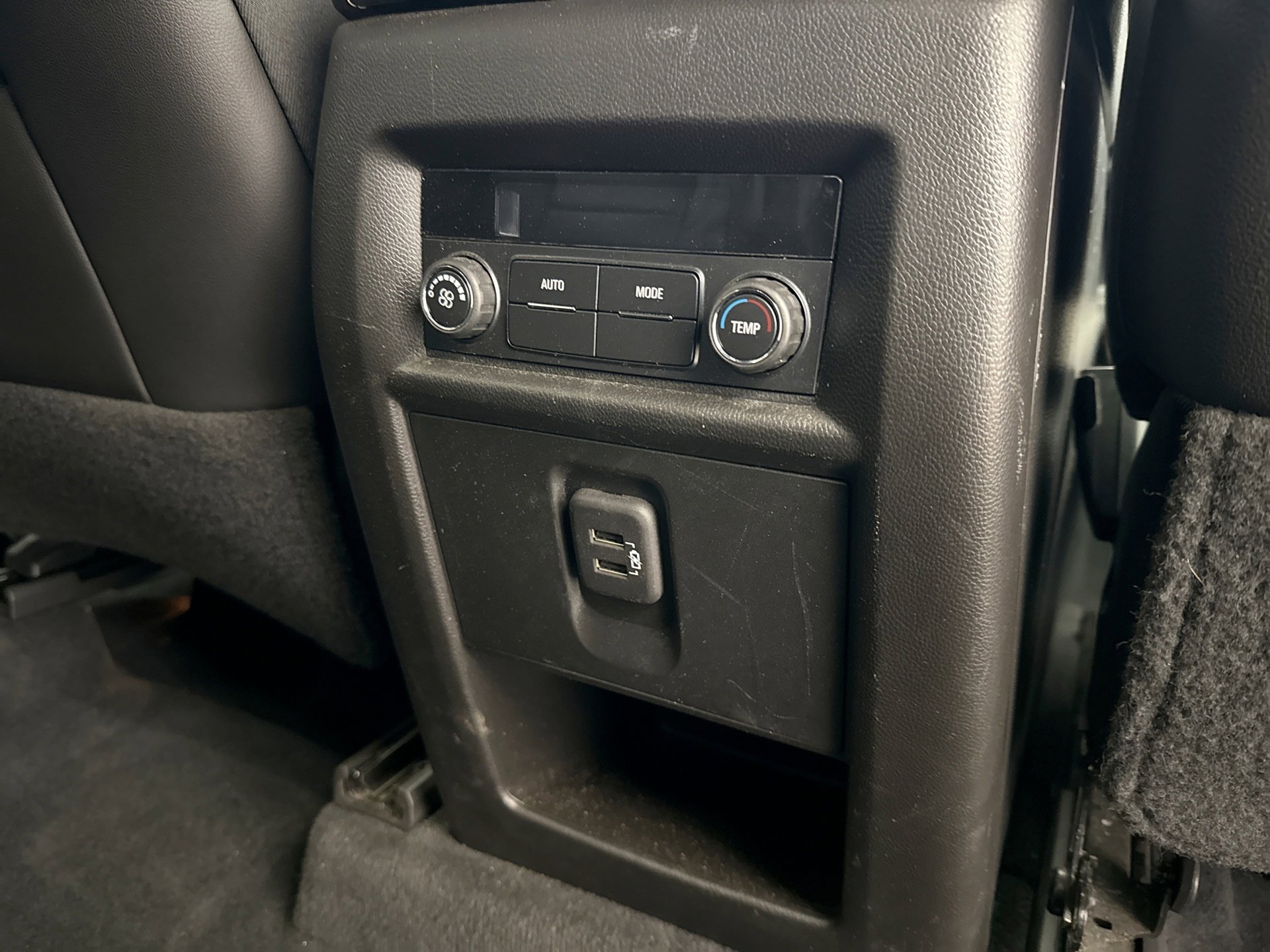 Used 2023 Chevrolet Traverse LT image 20