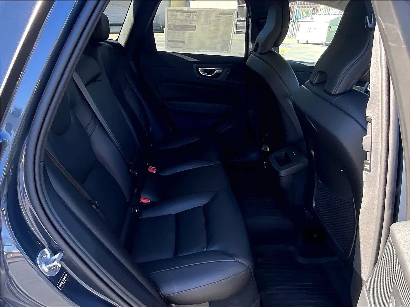 New 2025 Volvo XC60 B5 Core w/ Protection Package Premier image 27