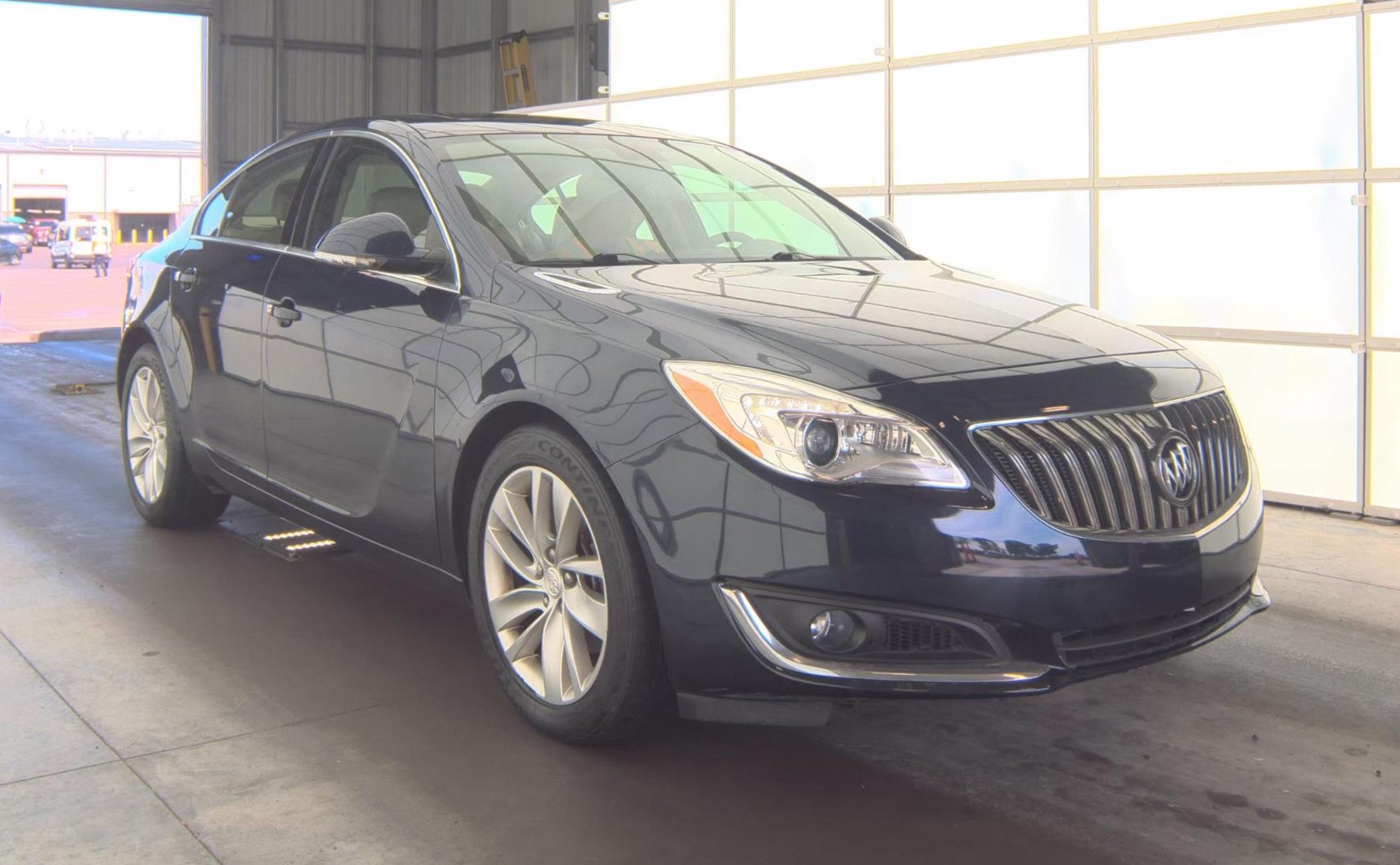 Used 2017 Buick Regal Premium FWD image 3