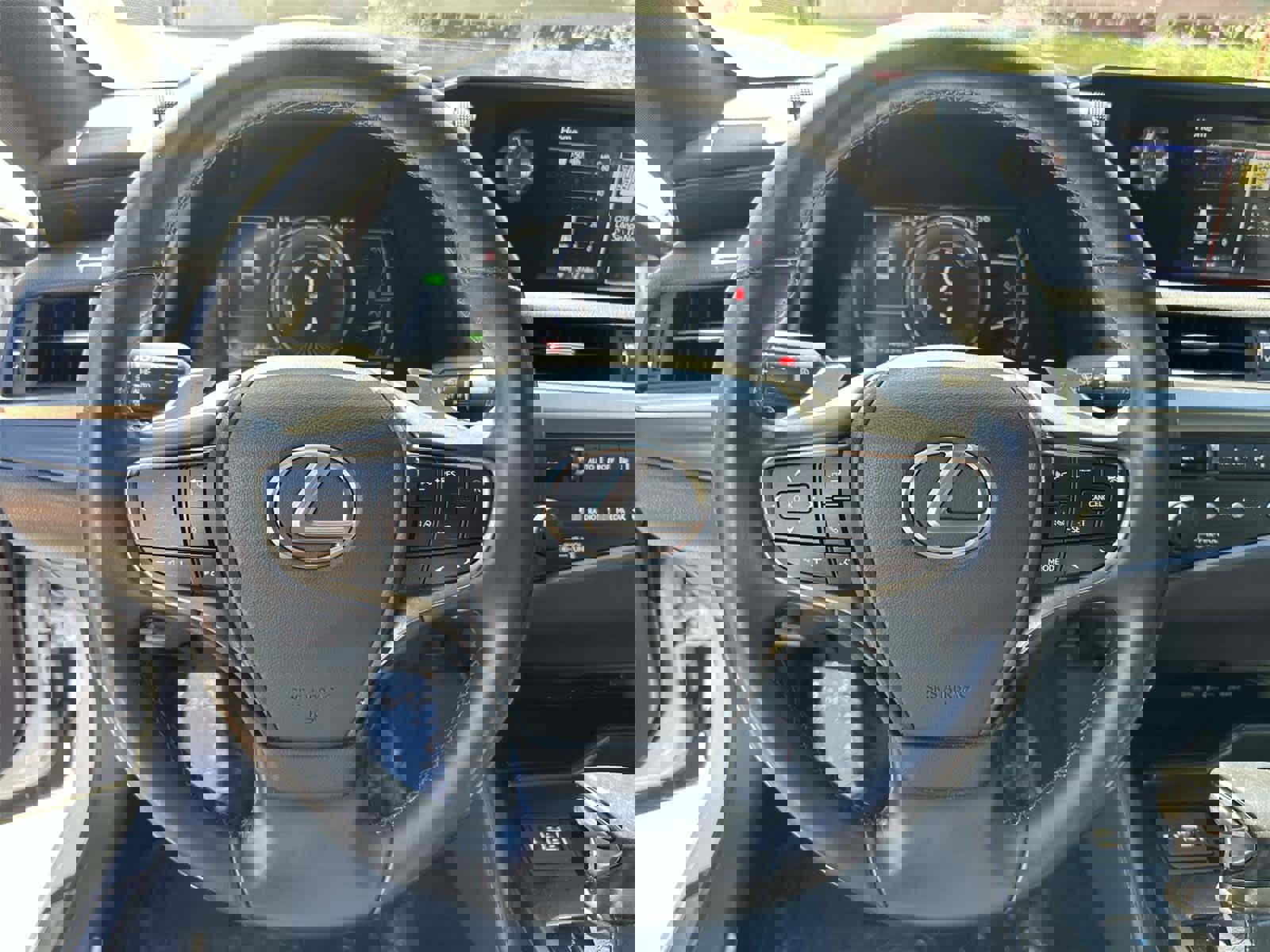 Used 2020 Lexus ES 300h w/ Accessory Package 2 image 15