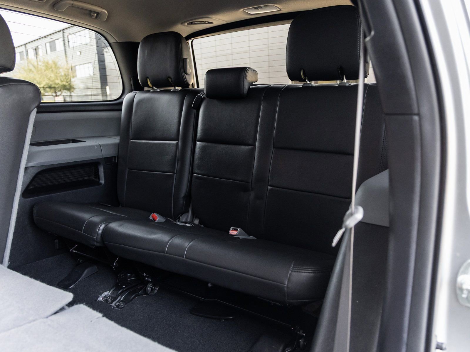 Used 2020 Toyota Sequoia SR5 image 36