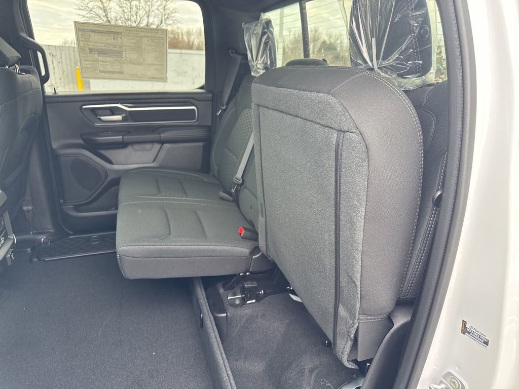 New 2026 RAM 1500 4x4 Crew Cab image 36