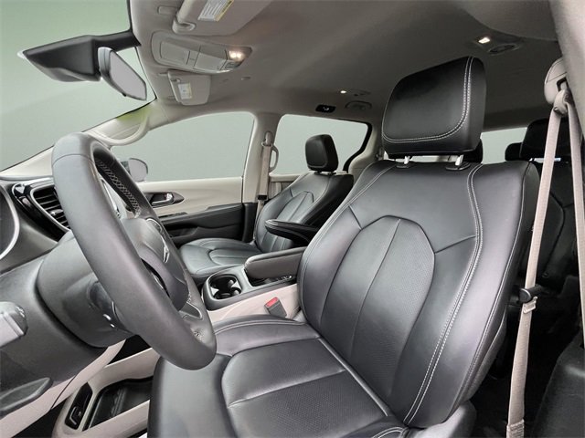 Used 2024 Chrysler Pacifica Touring-L image 26