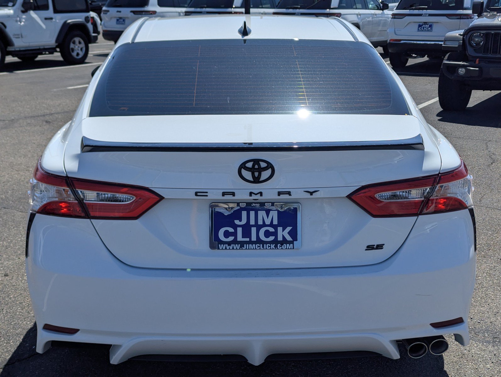 Used 2020 Toyota Camry SE w/ Carpet Mat Package FWD image 3