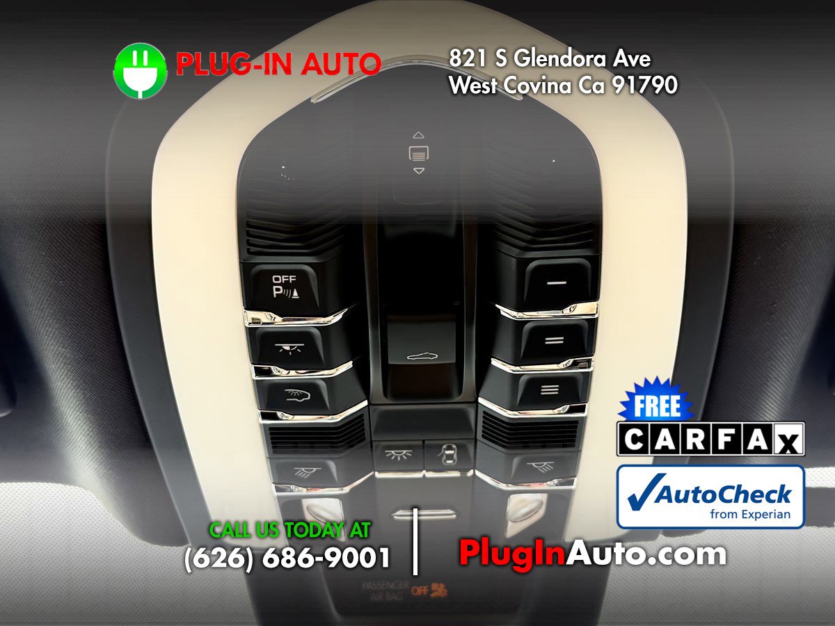 Used 2021 Porsche Macan S AWD/4WD image 19