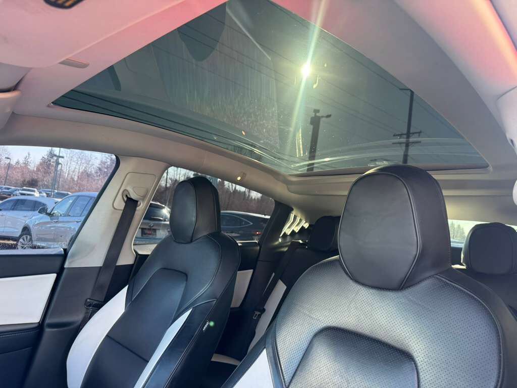 Used 2021 Tesla Model Y Performance image 26